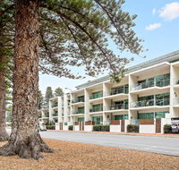 Breeze Beachfront Apartments - ACT Tourism