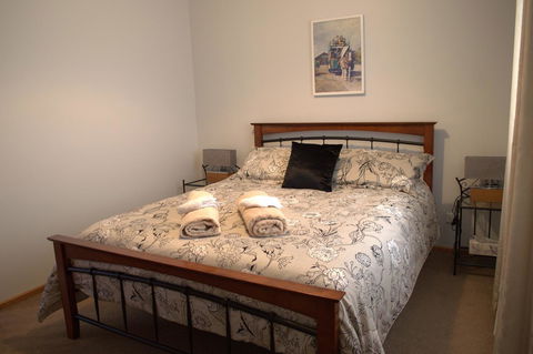Lazy Days Cottage - Victor Harbor - ACT Tourism 3