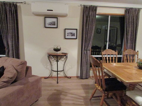Lazy Days Cottage - Victor Harbor - ACT Tourism 15