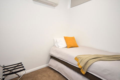 Loxton Courthouse Apartments - ACT Tourism 0