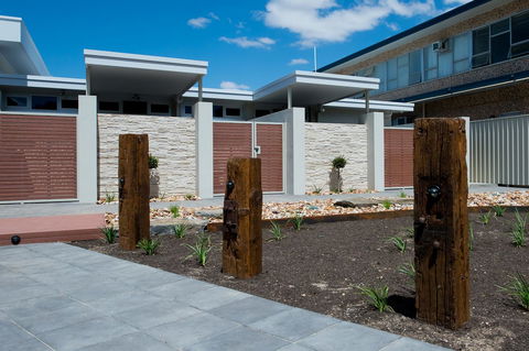Loxton Courthouse Apartments - ACT Tourism 7