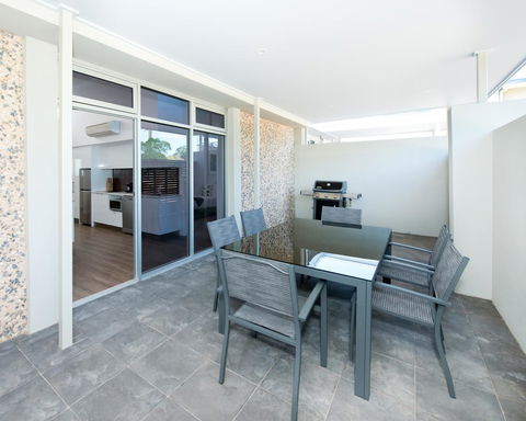 Loxton Courthouse Apartments - ACT Tourism 11
