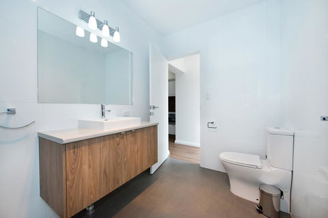 Loxton Courthouse Apartments - ACT Tourism 14