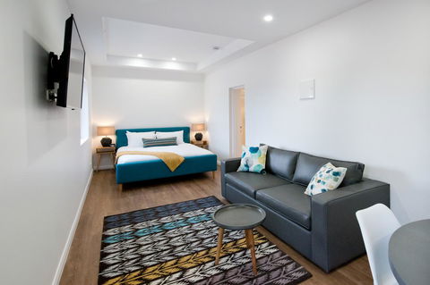 Loxton Courthouse Apartments - ACT Tourism 1