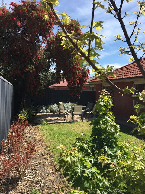 Windsor Gardens Home - ACT Tourism 12