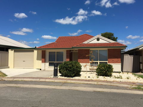 Windsor Gardens Home - ACT Tourism 18