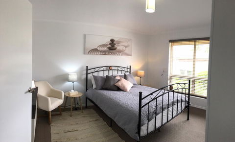 Windsor Gardens Home - ACT Tourism 1