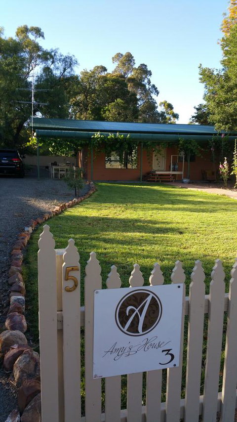 Amy\'s House Bed & Breakfast - ACT Tourism 11