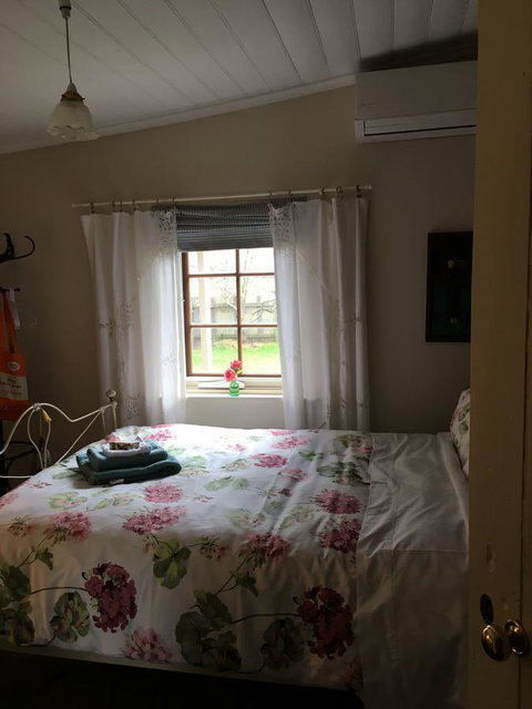Amy\'s House Bed & Breakfast - ACT Tourism 38