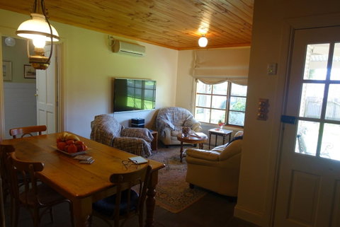 Amy\'s House Bed & Breakfast - ACT Tourism 42