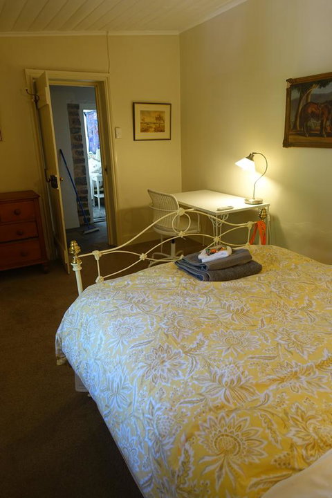 Amy\'s House Bed & Breakfast - ACT Tourism 32