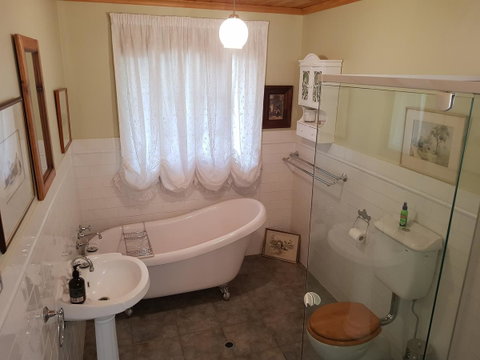 Amy\'s House Bed & Breakfast - ACT Tourism 13