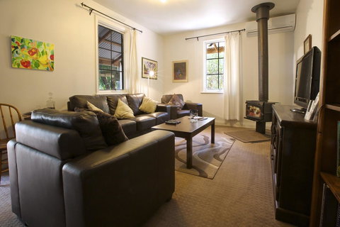 Amy\'s House Bed & Breakfast - ACT Tourism 6