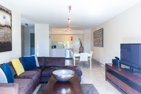 Bayview Beachfront Apartments, In Town Right On The Beach - ACT Tourism 43