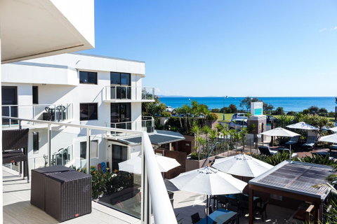 Bayview Beachfront Apartments, In Town Right On The Beach - ACT Tourism 15