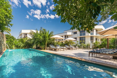 Bayview Beachfront Apartments, In Town Right On The Beach - ACT Tourism 1