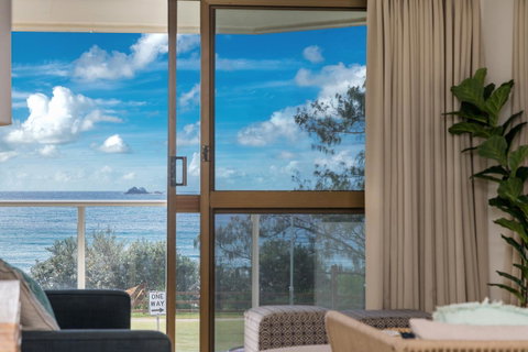Bayview Beachfront Apartments, In Town Right On The Beach - ACT Tourism 29