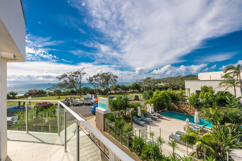 Bayview Beachfront Apartments, In Town Right On The Beach - ACT Tourism 10