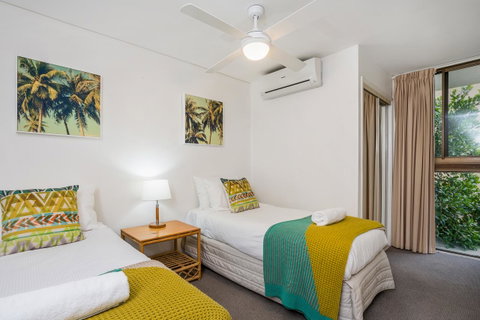 Bayview Beachfront Apartments, In Town Right On The Beach - ACT Tourism 34