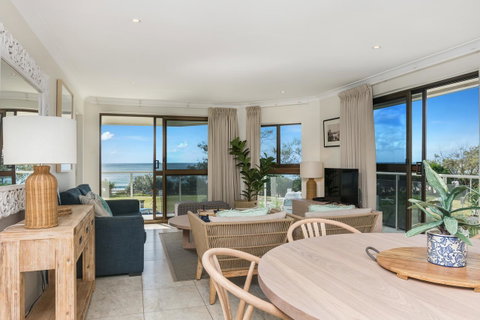 Bayview Beachfront Apartments, In Town Right On The Beach - ACT Tourism 30