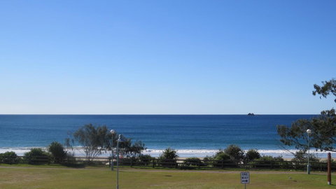 Bayview Beachfront Apartments, In Town Right On The Beach - ACT Tourism 28