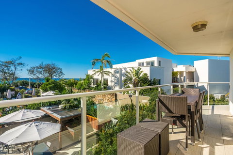 Bayview Beachfront Apartments, In Town Right On The Beach - ACT Tourism 21