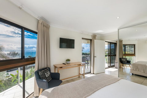 Bayview Beachfront Apartments, In Town Right On The Beach - ACT Tourism 33