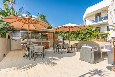 Bayview Beachfront Apartments, In Town Right On The Beach - ACT Tourism 9