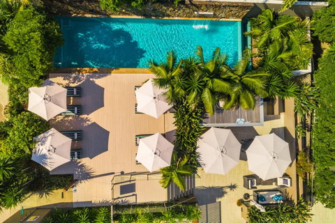 Bayview Beachfront Apartments, In Town Right On The Beach - ACT Tourism 2