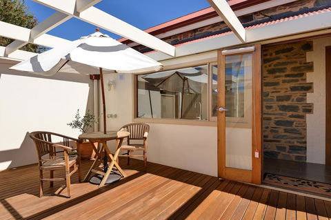 Trafalgar Premium Vintage Suites - ACT Tourism 13