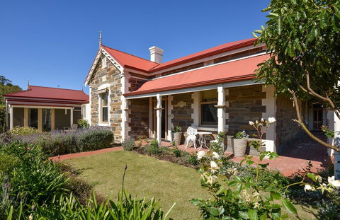 Trafalgar Premium Vintage Suites - ACT Tourism 0