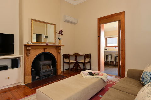Trafalgar Premium Vintage Suites - ACT Tourism 18