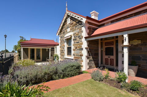 Trafalgar Premium Vintage Suites - ACT Tourism 1