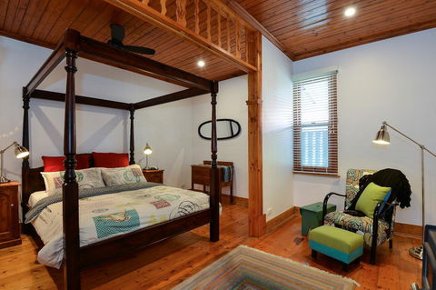Trafalgar Premium Vintage Suites - ACT Tourism 10