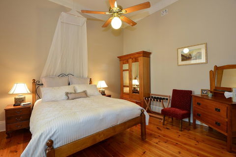 Trafalgar Premium Vintage Suites - ACT Tourism 17