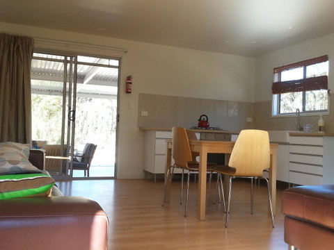 The Island House - ACT Tourism 9