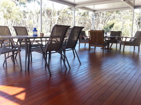The Island House - ACT Tourism 8
