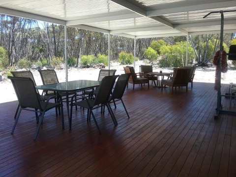 The Island House - ACT Tourism 0