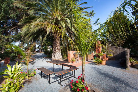 Modra\'s Apartments - ACT Tourism 19