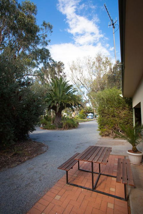 Modra\'s Apartments - ACT Tourism 8