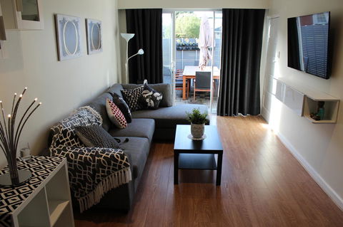 Christophers Villa - ACT Tourism 24