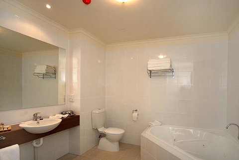 Lady Bay Hotel - ACT Tourism 7