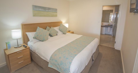 Lady Bay Hotel - ACT Tourism 4