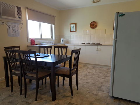 Marion Bay Holiday Villas - ACT Tourism 14