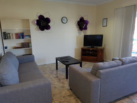 Marion Bay Holiday Villas - ACT Tourism 11
