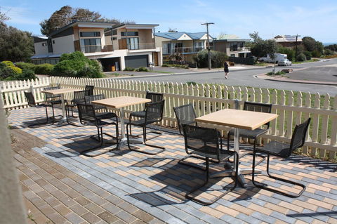 Maslin Beach House - ACT Tourism 4