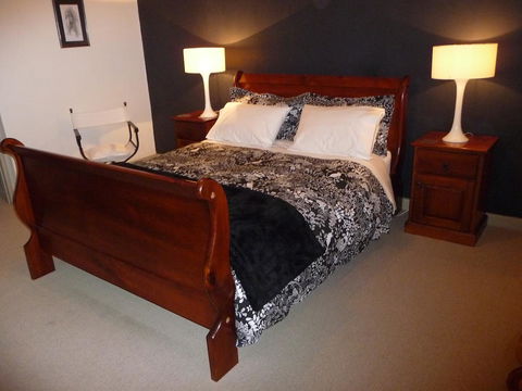Country Bakehouse Accommodation - ACT Tourism 11