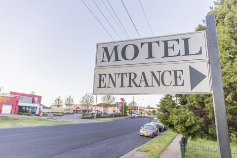 Bathurst Motor Inn - ACT Tourism 35