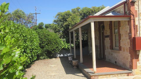 Gainsborough Cottage - ACT Tourism 5