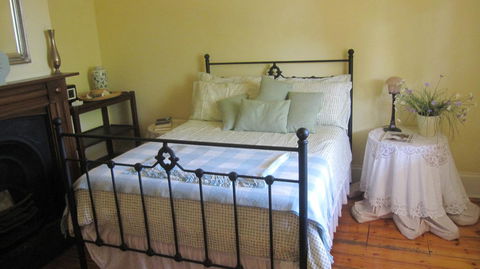 Gainsborough Cottage - ACT Tourism 4